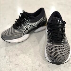 ASICS Gel-Nimbus 22 silver & black sneakers running shoes 8.5